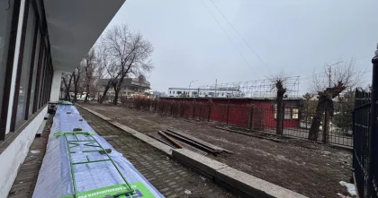 В Алматы снесли очередное незаконное сооружение