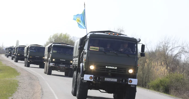 Колонны военной техники в трёх городах Казахстана что говорят в Минобороны