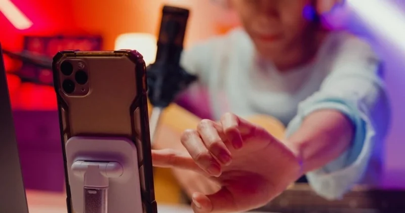 Жарнама табысы кәсіпкерлік: мемлекет блогерлерден 500 млн теңге өндірді