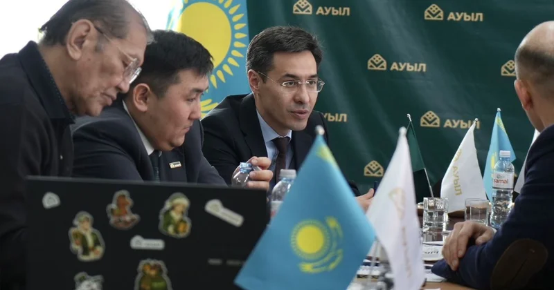 В Семее партия Ауыл провела собрание в поддержку предстоящего референдума по Конституции