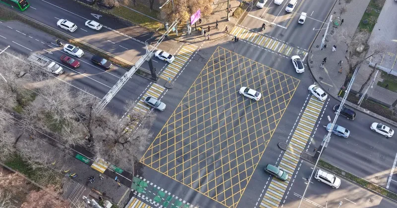 Алматыда жұп және тақ күндері көлік қозғалысына шектеу енгізіле ме