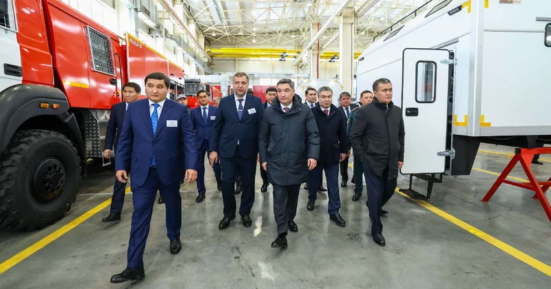 Бектенов проверил реализацию проектов в сферах промышленности и цифровой инфраструктуры