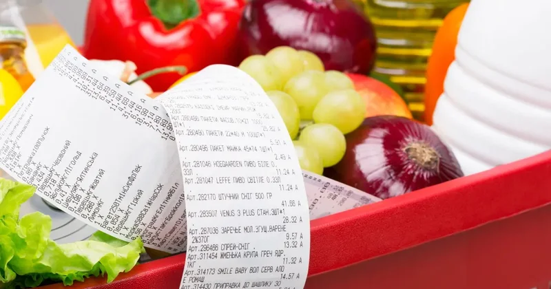 Казахстанцы тратят на еду более 57% доходов аналитики