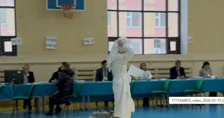 Приходить в костюмах и устраивать шоу не является нарушением закона глава коалиции общественных наблюдателей