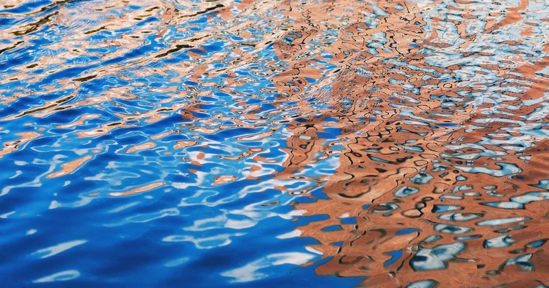 Пахнет бензином: казахстанцы сообщили о возможном загрязнении Иртыша