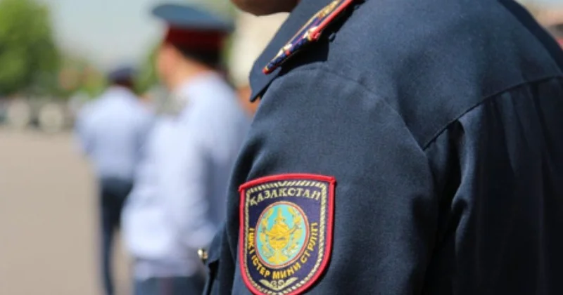 Взял на удушающий : замглавы полиции в Астане избил своего начальника