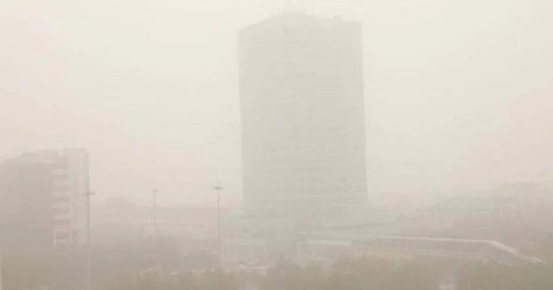 Экологтар Атырау тұрғындарына үйден шықпауға кеңес берді