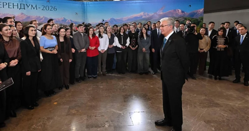 Новый День Конституции и выборы в парламент: заявления Токаева