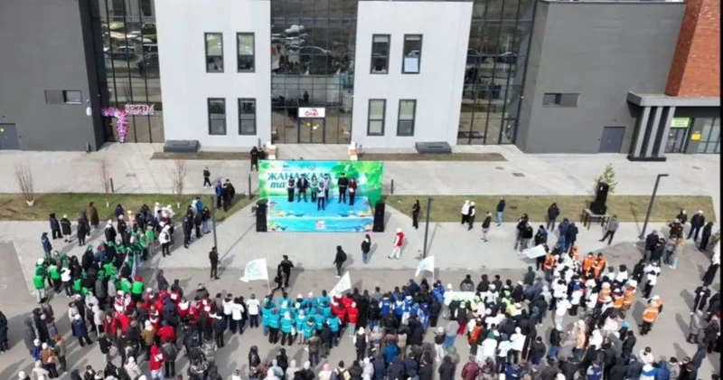 Қосшыда Таза Қазақстан аясында өткен экоплоггингіге 1000 ға жуық адам қатысты