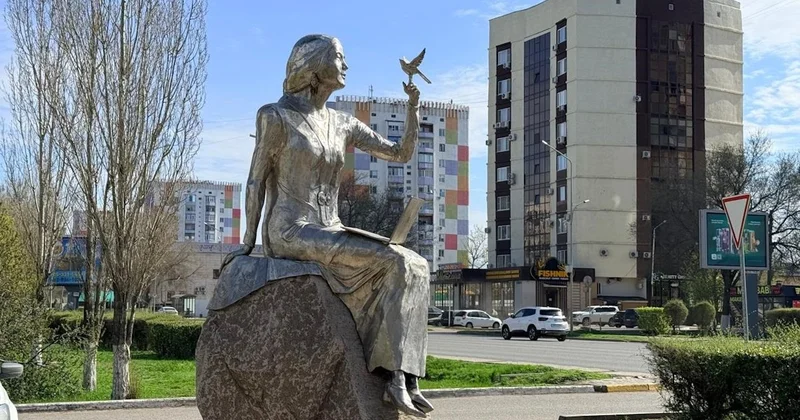 Прикоснуться к тумару деловой женщины