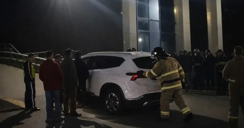 Гибель троих детей в огне: спасатели опровергают, что потеряли время из за машины во дворе