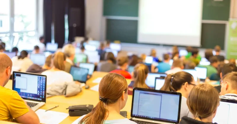 Всех студентов обяжут изучать нормы Конституции с нового учебного года