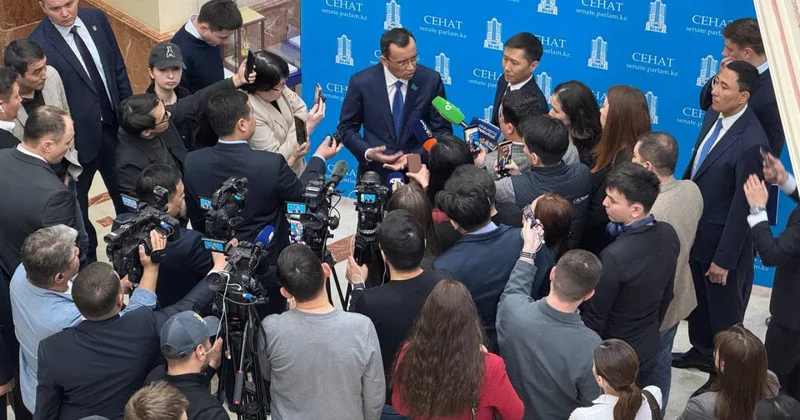 Ашимбаев высказался о появлении новой партии в Казахстане