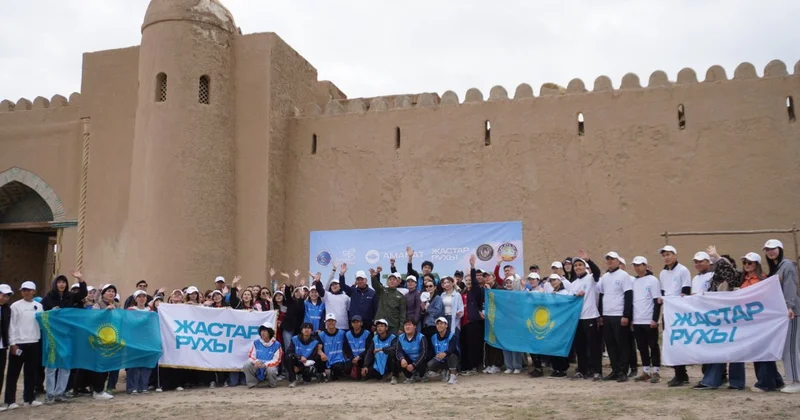 Таза бейсенбі : активисты очистили территорию возле Города кочевников на берегу Или