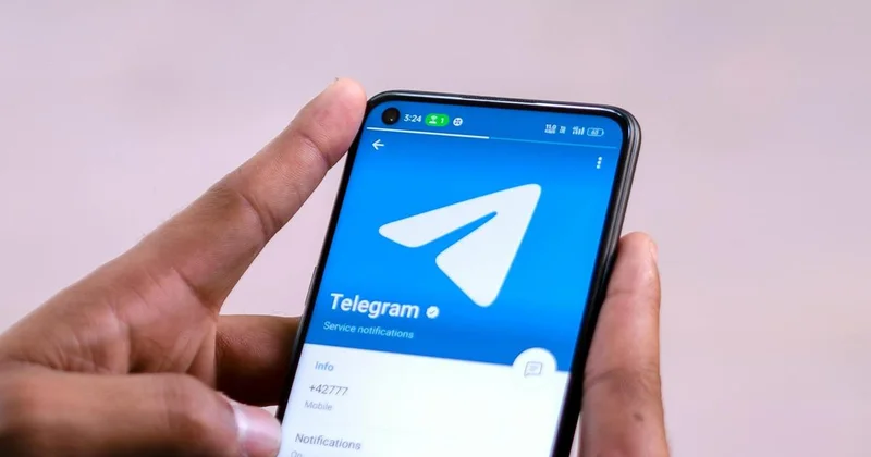 Дуров снова обвинил WhatsApp в мошенничестве и разнес их систему защиты данных