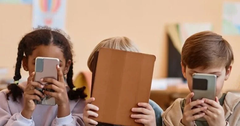 Еуропалық комиссия адам жасын тексеретін цифрлық қосымша әзірледі