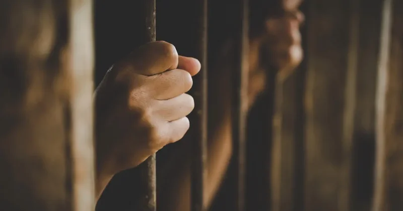 Пожизненное вместо 2 лет: в ВКО изменили приговор насильнику 13 летней девочки