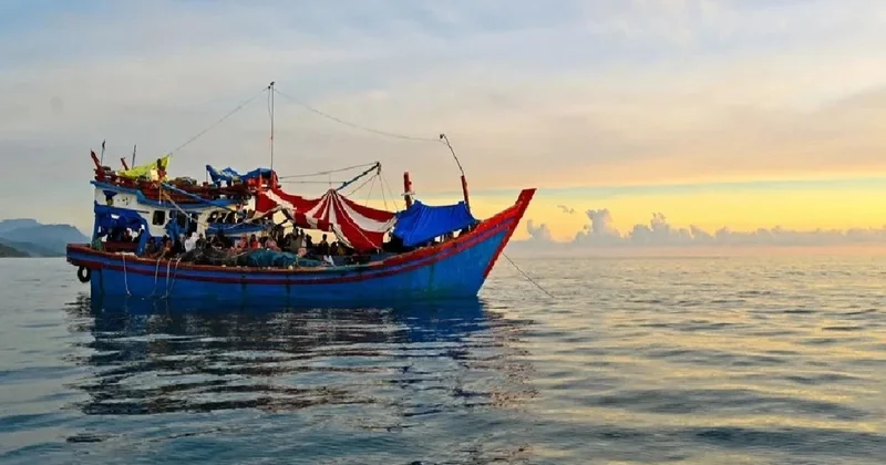 Үнді мұхитындағы қайық апатынан кейін 250 мигрант із түзсіз жоғалып кетті