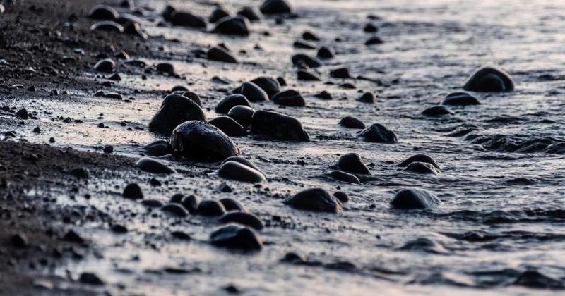 Алматинцев предупредили о камнепаде