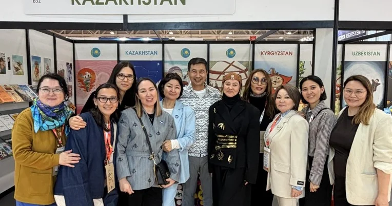 Жас өрендердің кітап көрмесі