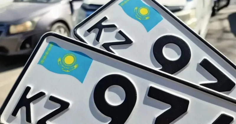 Оралда көлігіне қағаздан жасалған жалған нөмір таққан жүргізуші жауапқа тартылды