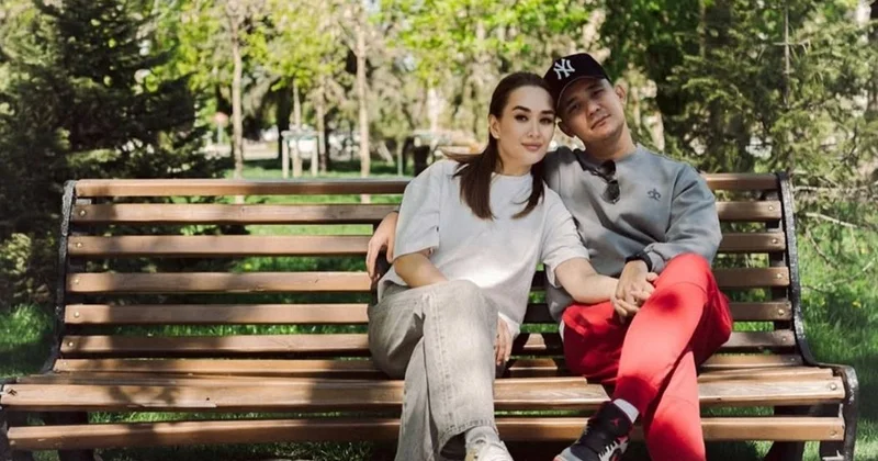 Семья самое большое счастье : фото сына, келин и внука Розы Рымбаевой растрогали Сеть