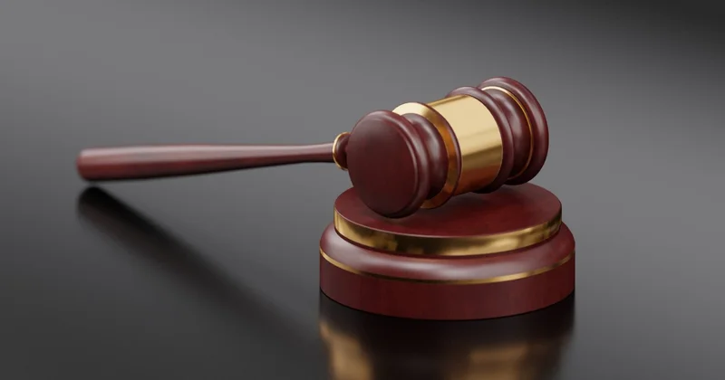 Старшаки принуждали к труду: троих осудили за доведение девятиклассника до суицида