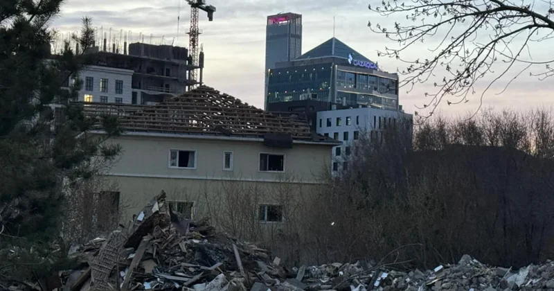 Золотая земля за копейки: у жителей поселка в центре Астаны со скандалом отбирают дома