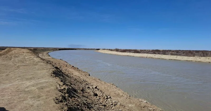 Атырауда Жем өзенінде су деңгейі түсіп жатыр