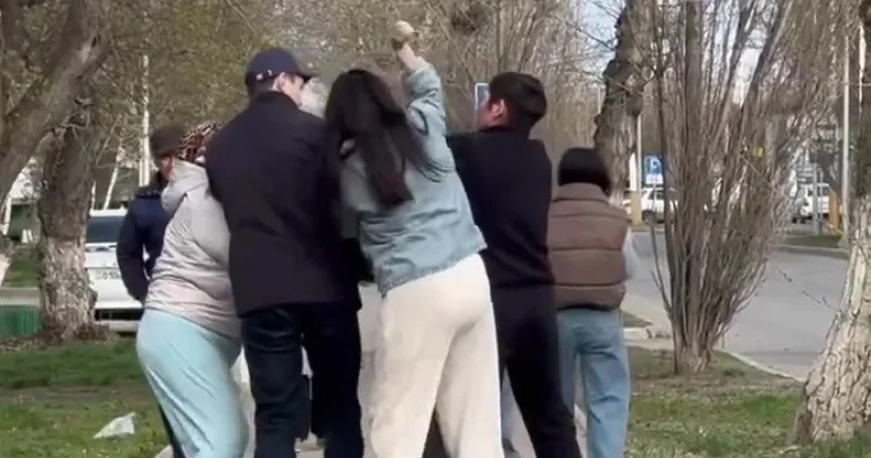 Аутизмі бар балалардың аналарының ашуын туғызған блогер Қостанайда төбелес шығарды видео