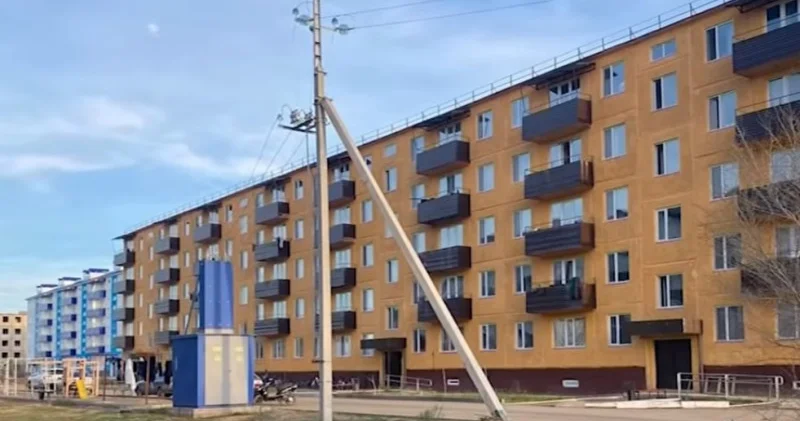 Мұнда тұру мүмкін емес . Мемлекеттік бағдарлама бойынша пәтер алған отбасылар өздерін көшіруді сұрады