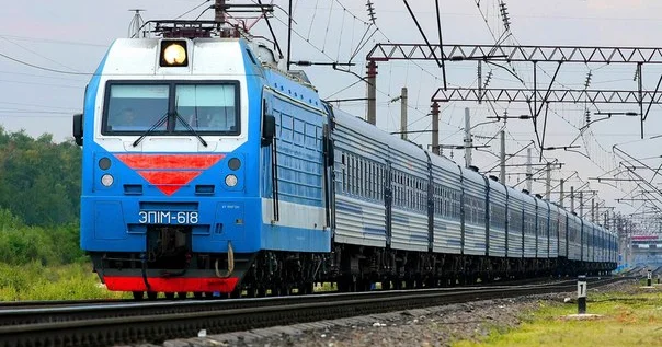 Ұшақ пен пойыз билеттерінің бағасы неге бірдей? ҚТЖ өкілі жауап берді