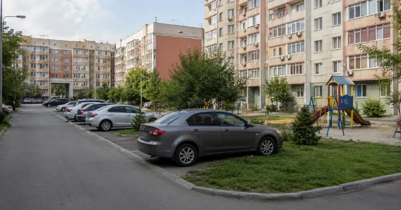 Где нельзя парковаться во дворах, напомнили в МВД Казахстана