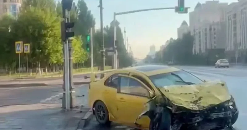 Четыре человека пострадали в жестком ДТП на одном из самых оживленных перекрестков Астаны