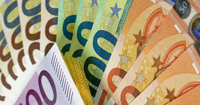 2026 жылы қазақстандықтар үшін ең тиімді валюталар аталды