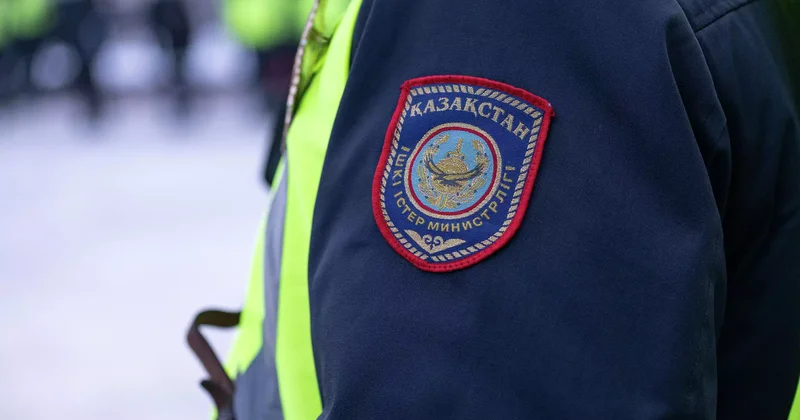 Абай облысында полицейлер аяғына шыны кірген баланы 12 минутта ауруханаға жеткізді