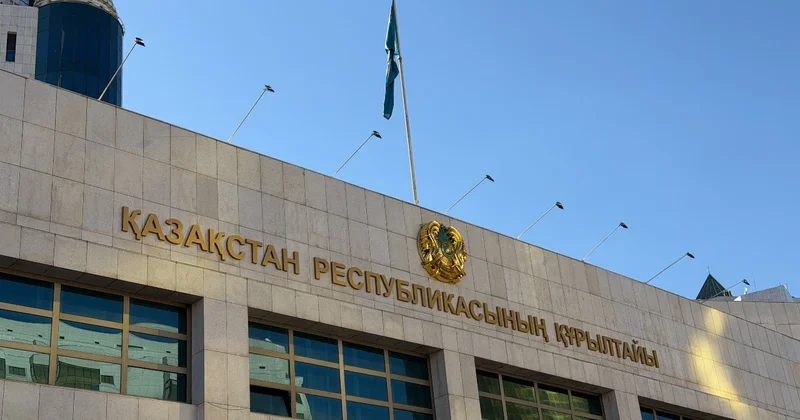 Жену на работу не выгонял . Депутат Сарым о заработке в Курултае