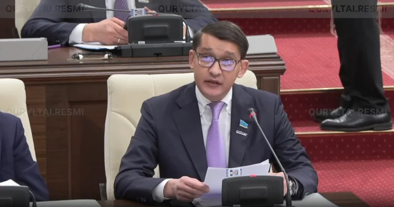 Биыл ғылымға 260 миллиард теңге бөлінді: депутат Тілектес Адамбеков министрден қаржының қайтарымын сұрады
