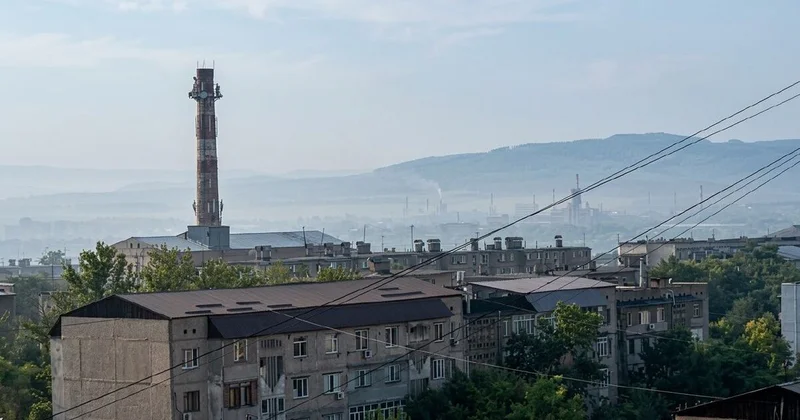 Из какой трубы несёт?