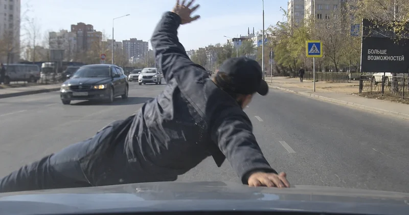 Ақша үшін көлік астына түскен автоалаяқтардың құрбаны болмау жолдары