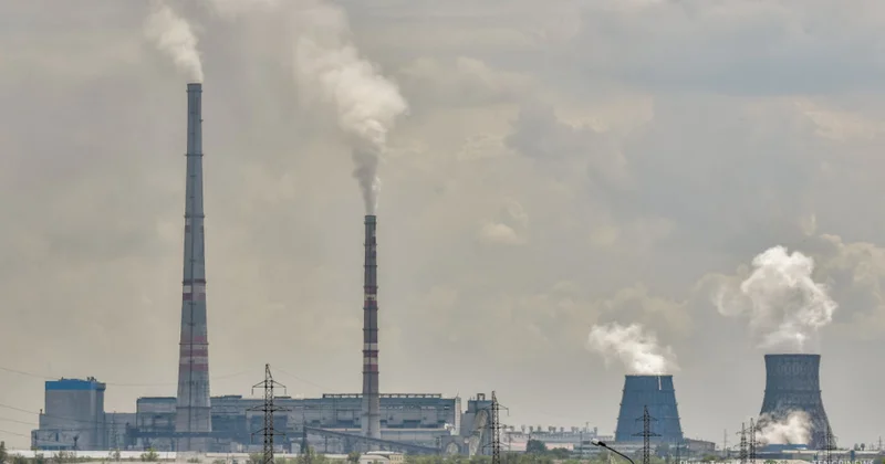 Көмір бар, жөндеу жұмыстары әлі де жүріп жатыр: Қазақстанда жылыту маусымына қалай дайындалып жатыр