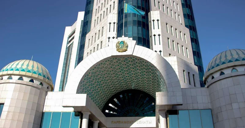 Сенат освободил судей Верховного суда в связи с почетной отставкой