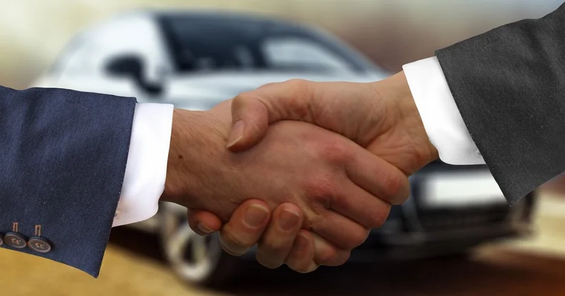 Павлодарец отказался от денег за разбитый Hyundai ради помощи семьям