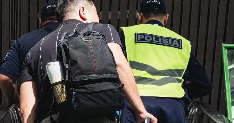 Пенсионные через стоматологии: подозреваемые пойманы на границе с Россией