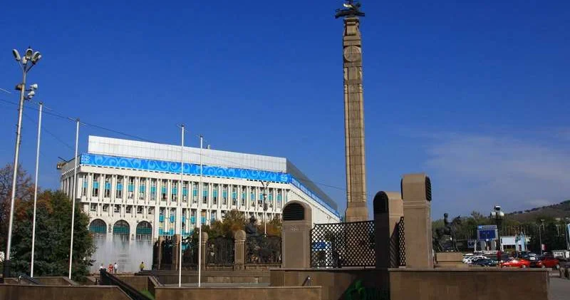 Как создавался монумент Независимости