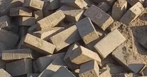 Алматыда аллея орны брусчатка тастайтын қоқыс алаңына айналған ба