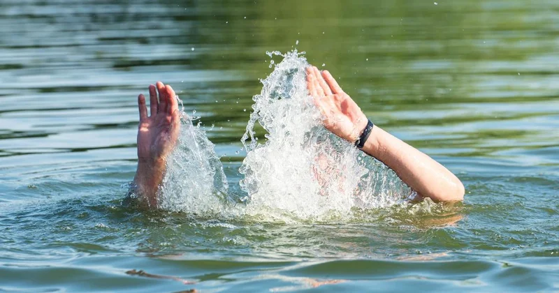 Я бы не выжил : карагандинца вытащили из воды в последний момент