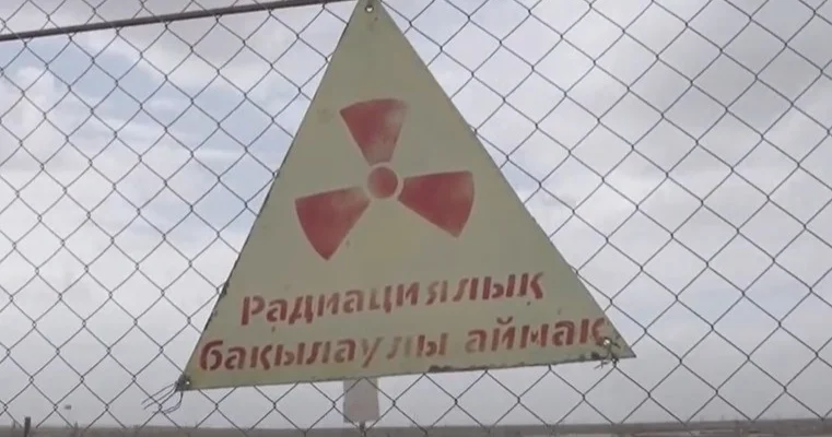Азғыр полигоны: ядролық сынақтан кейін шұңқырларға су жиналып қалған