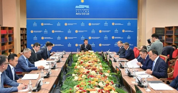 Ерлан Қарин Мемлекеттік сыйлық беру жөніндегі комиссия отырысын өткізді