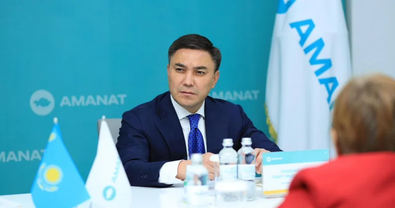 Ғабит Сыздықбеков Құқықтық көмек жобасы аясында халықпен кездесті